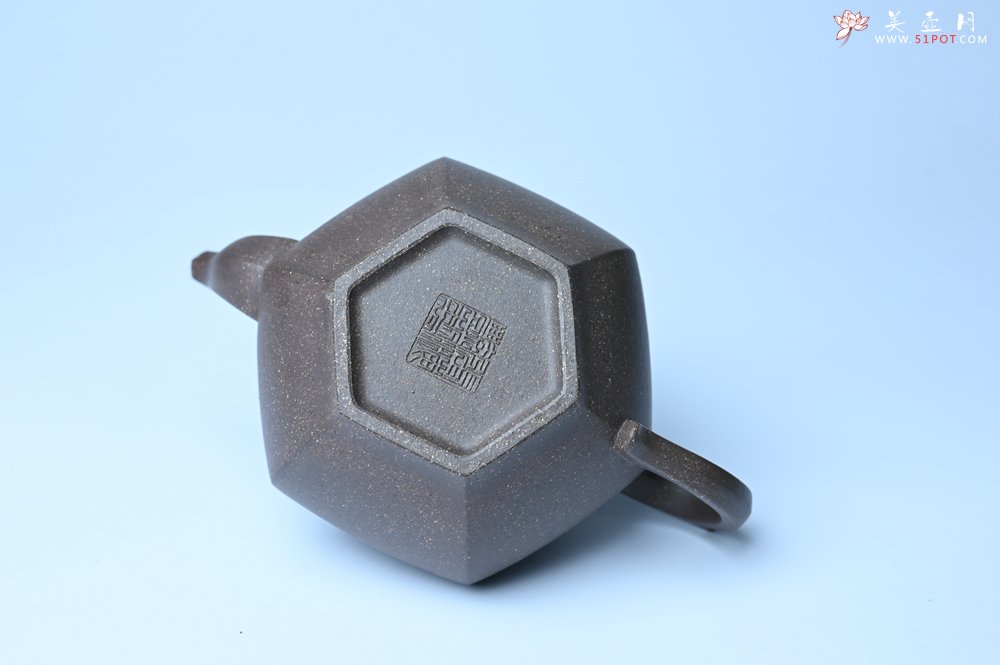 紫砂壶图片：实力派张海艳全手工特好老青灰段泥六方笑樱壶 做工灰常精致 气韵流畅 - 美壶网