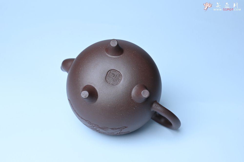 紫砂壶图片：美壶特惠 优质紫泥精致三足鼎壶 品茶论道 - 美壶网