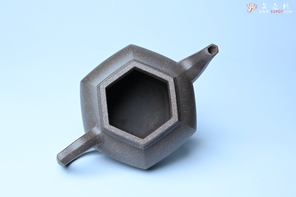 紫砂壶图片：实力派张海艳全手工特好老青灰段泥六方笑樱壶 做工灰常精致 气韵流畅 - 美壶网