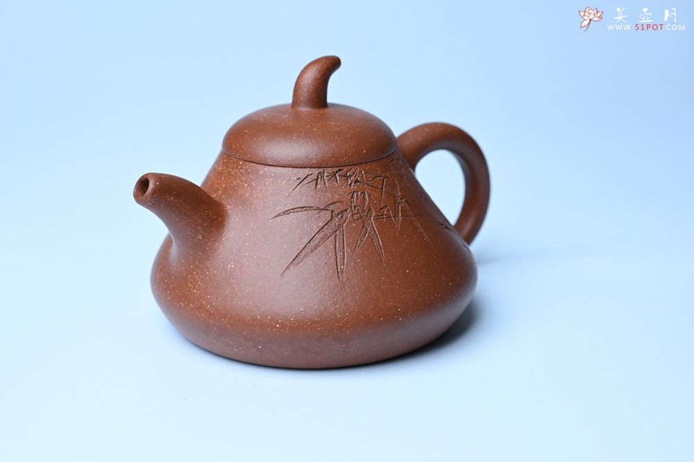 紫砂壶图片：美壶特惠 潜力股王老师 全手工拍打成型茄瓢壶 装饰居不可无竹 特文气 - 美壶网