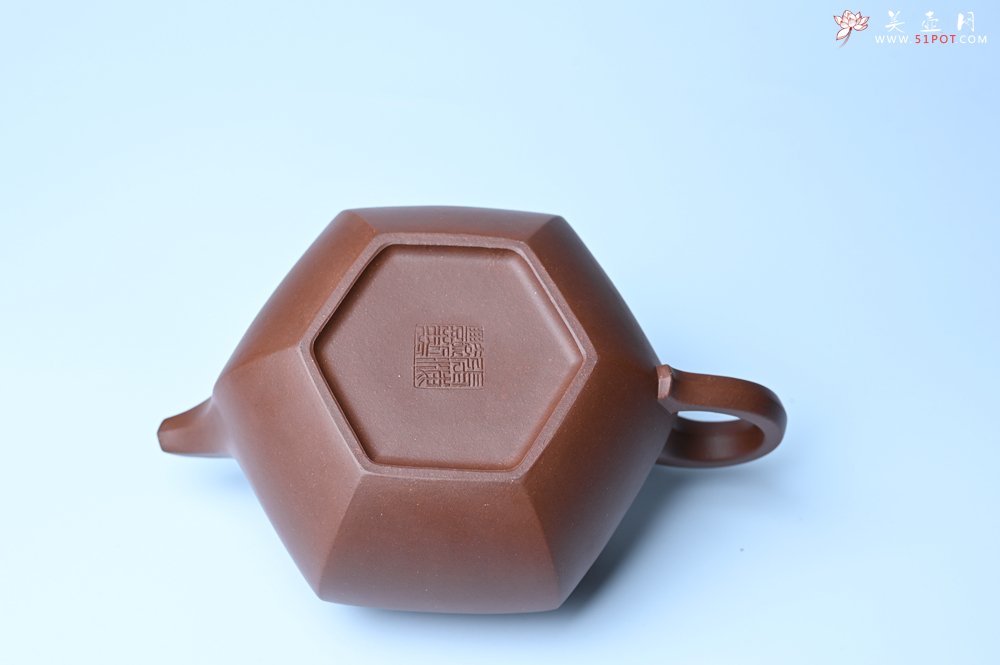 紫砂壶图片：实力派张海艳全手工精工六方仿古壶 气势磅礴 线面挺括平正 - 美壶网