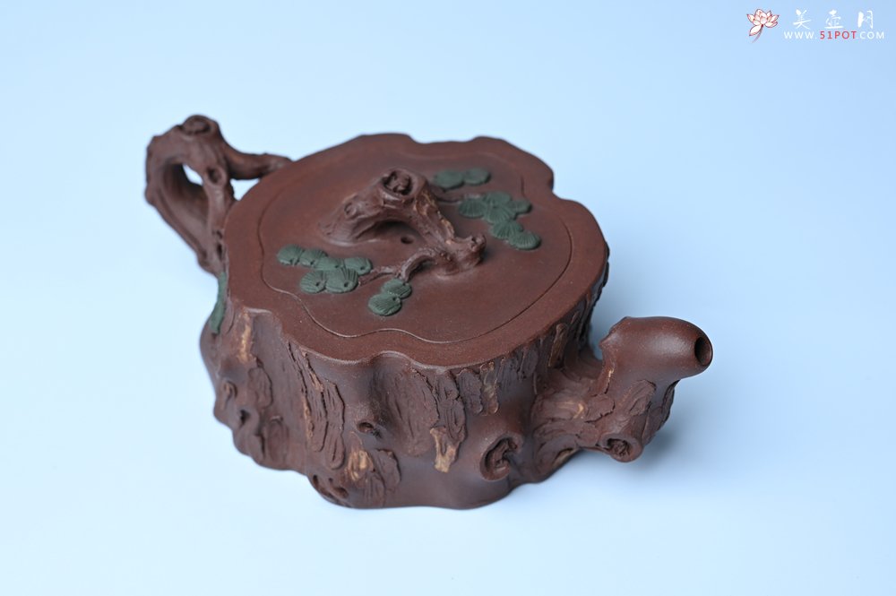 紫砂壶图片：实力派国工奚亮 全手工双色松桩壶 此壶灵动刻画描绘松桩之形 - 美壶网