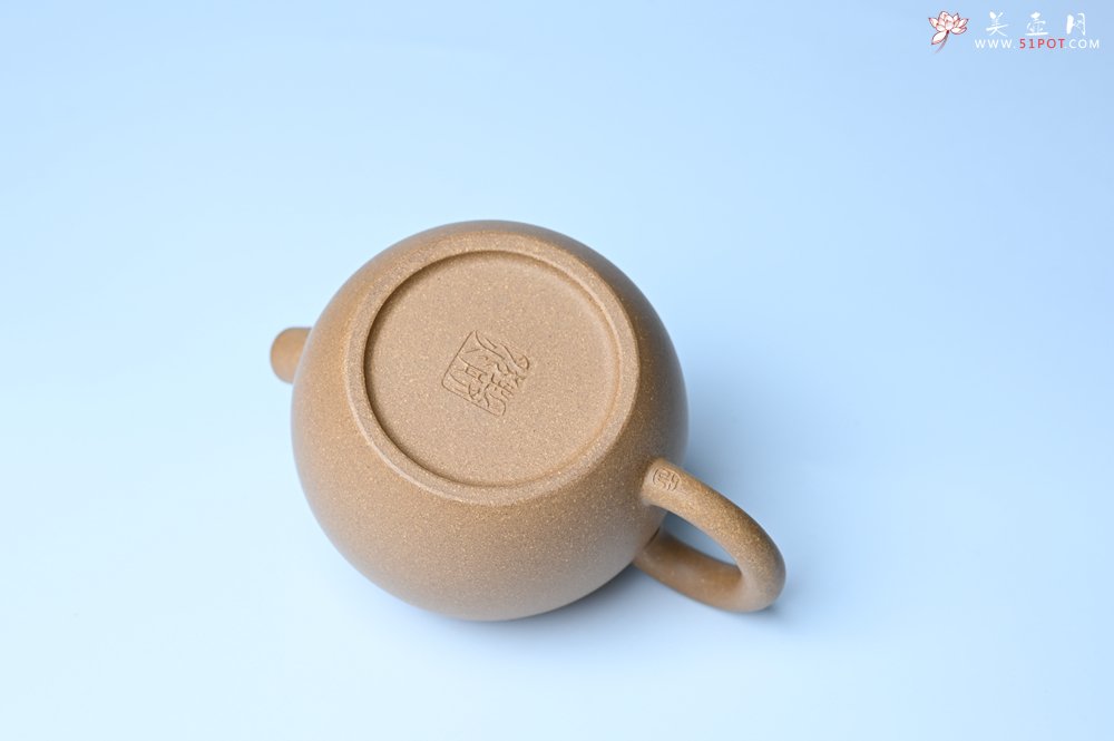 紫砂壶图片：美壶特惠 特好老黄段泥精致大炮巨轮壶 茶人醉爱 - 美壶网