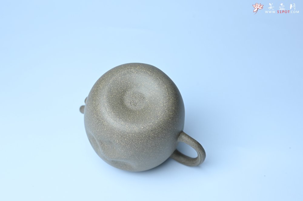 紫砂壶图片：美壶特惠 精致薄胎青段泥瓜菱壶 质量仅84g 茶人醉爱 - 美壶网