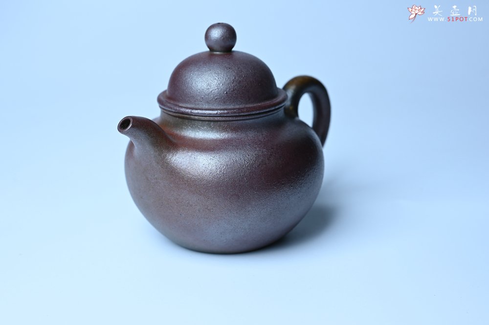 紫砂壶图片：美壶特惠 精致柴烧青灰泥掇球壶 茶人醉爱 - 美壶网