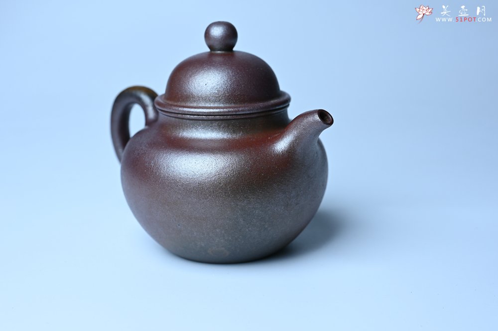 紫砂壶图片：美壶特惠 精致柴烧青灰泥掇球壶 茶人醉爱 - 美壶网