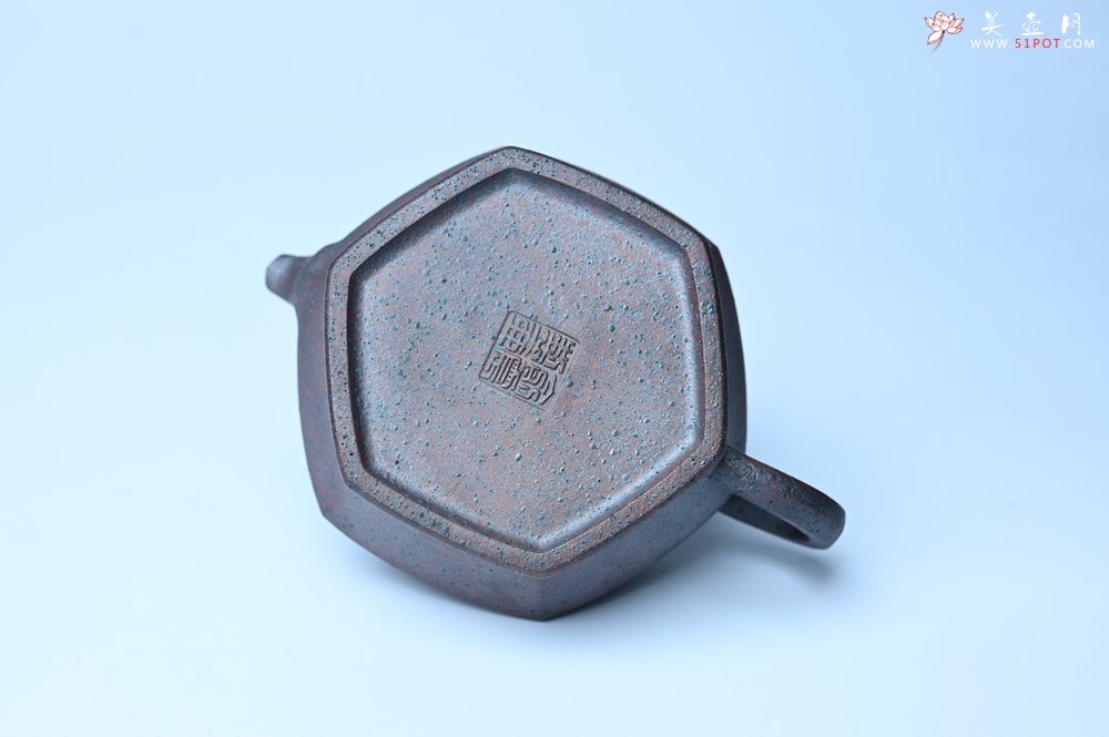 紫砂壶图片：美壶特惠 柴烧六方虚扁紫砂壶 茶人醉爱 - 美壶网