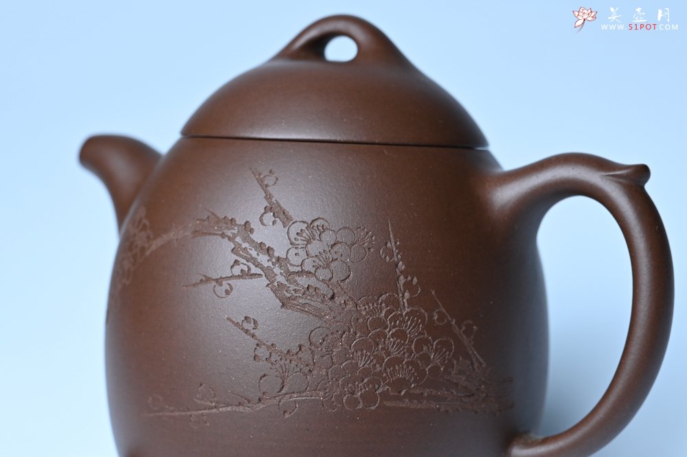 紫砂壶图片：美壶福利特惠 精致特好老紫泥秦权壶 刻梅花 特文气 - 美壶网