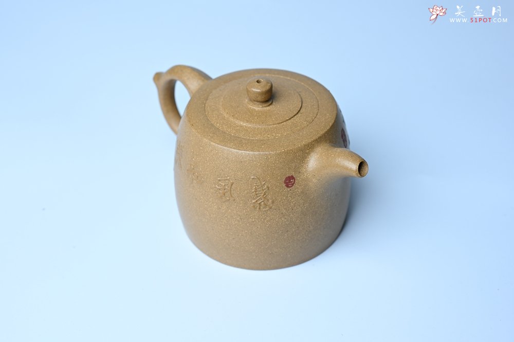 紫砂壶图片：美壶特惠 精致特好黄段泥井栏壶 泥绘祥瑞兔子 惠风和畅 寓意吉祥好运常来 - 美壶网