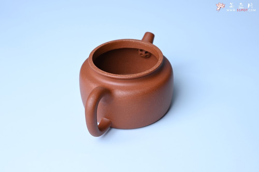紫砂壶图片：美壶特惠 精致特好黄龙山宝山矿区红降坡泥德中壶 - 美壶网