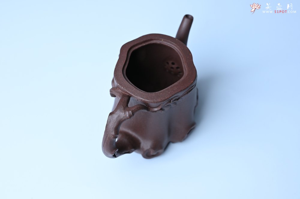 紫砂壶图片：实力派工艺师周斌底槽青精品松鼠葡萄树桩壶 - 美壶网