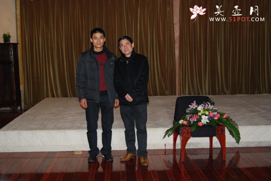 紫砂壶图片：与逸华总裁柯五一合影 - 美壶网