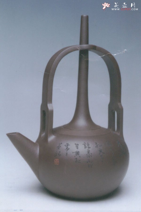 紫砂壶图片：顶天立地提梁壶 - 美壶网