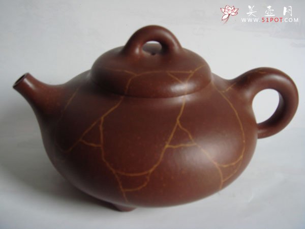 紫砂壶图片：三足冰纹石瓢 - 美壶网