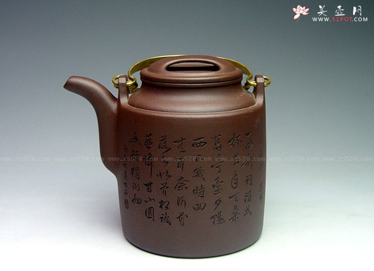 紫砂壶图片：全手工《牛盖洋桶》容量：680cc，泥料：紫泥，挺拔有力，韵味十足，深受壶友好评，推荐！ - 美壶网