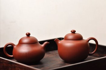 紫砂壶图片：年关将至，杀两只小猪过大年~~ - 美壶网