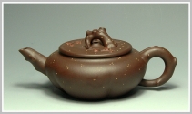 紫砂壶图片：铁骨寒梅 - 美壶网