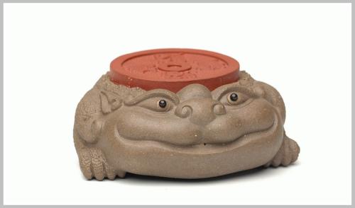 茶宠雕塑紫砂壶 金蟾托盖 原矿段泥