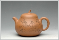 紫砂壶图片：辛卯年力作 国助和石刻绘 段泥全手一捺底玉成窑石匏 饱满可爱 - 美壶网