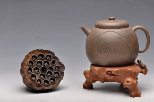 万阗阗紫砂壶 经典中的经典 墨陶刻绘精品莲蓬鸟 万工经典之作 全手莲蓬龙蛋 新年龙运亨通 原矿段泥