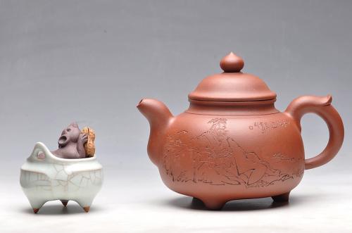 王余平紫砂壶 巍峨大气 三足之势 三足鼎 人物细腻传神 送礼自藏佳品 原矿清水泥