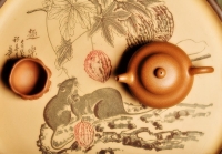 紫砂壶图片：工笔之风 细刻如丝  鼠趣挂盘 送礼佳品 40cm - 美壶网