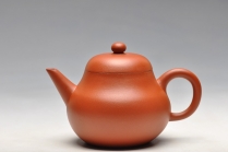 紫砂壶图片：全手老味梨形 古拙之味   手中无梨式，难以言茗事 - 美壶网