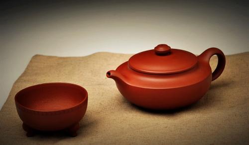 于洪霞紫砂壶 即兴全手制 主人杯 三足回纹杯 此款仅2件  原矿底槽清