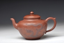 紫砂壶图片：大气浑厚 送礼精品 全手堆龙笑樱 - 美壶网