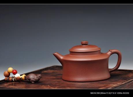 曲峰紫砂壶 砂料迷人 稳重而优雅 精品 全手玉锺 原矿紫泥