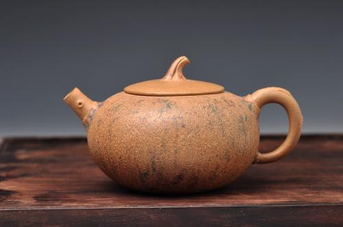 蔡岩峰紫砂壶 蔡岩峰最新力作 蓄势  全手脱颖 别有一番味道 原矿段泥