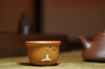 紫砂壶图片：石丁最新作品 清韵杯 装饰古味瓶兰 - 美壶网