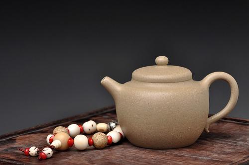 徐亚春紫砂壶 简练素雅 高旭峰款 线条流畅 全手静月 原矿段泥