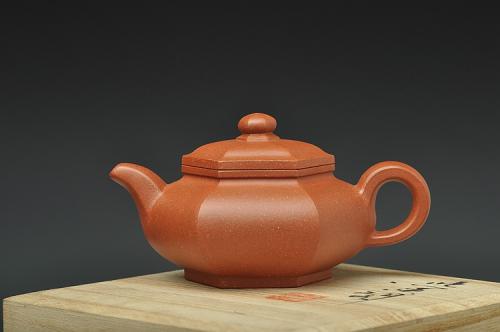 何卫枫紫砂壶 线条清晰，块面挺快 全手藏六方  原矿降坡泥