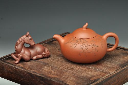 周斌紫砂壶 壶型传统  端庄大方  全手曼生匏瓜壶 八骏图 红皮龙
