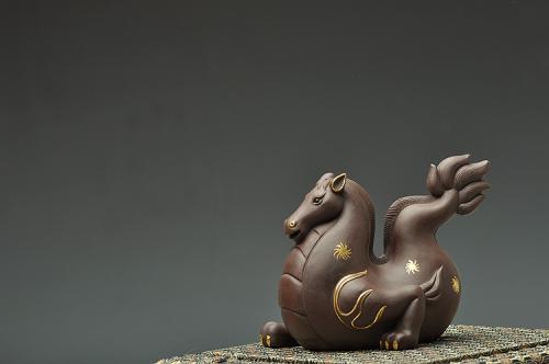 美壶定制紫砂壶 龙马精神 做工精致 描真金 传神~ 原矿紫泥