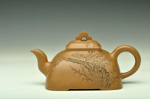 何卫枫紫砂壶 老味纵横 2014全手工大赛一等奖袁德波装饰 全手孤棱 通转梅花 原矿段泥