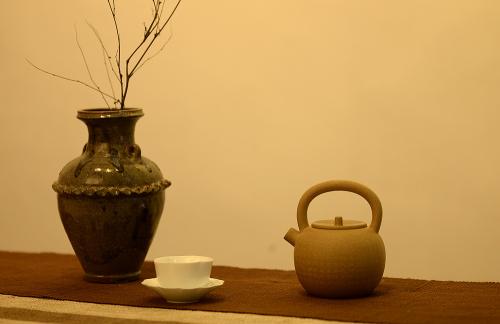 泓渝山房紫砂壶 雅致文气 泓渝山房全手心经提梁巨轮 可以烧水的巨轮o(∩_∩)o  原矿段泥