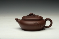 紫砂壶图片：春天的气息~大口实用 玉兰迎春 孙伟强张新亚合作原创作品 - 美壶网