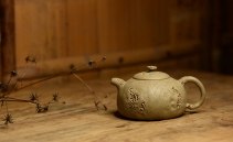 紫砂壶图片:肌理丰富 拙味~ 全手薄胎龚春 ~沧桑质感 - 美壶网