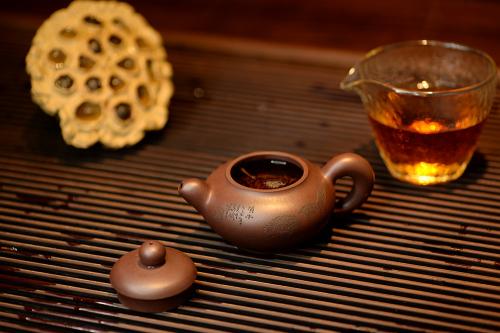 谭华斌紫砂壶 谭华斌近作 道洪风格之玉露二式 刀法精炼 可人小壶 美壶特惠 原矿紫泥