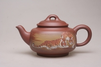 紫砂壶图片：泥绘沁泉壶 - 美壶网