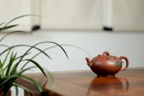 紫砂壶图片：红豆生南国 春来发几枝  孙伟强张新亚合作 原创作品 红豆  - 美壶网