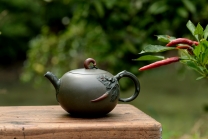 紫砂壶图片：原创作品 孙伟强张新亚合作 辣椒 红红火火 贴叶精湛细腻 - 美壶网