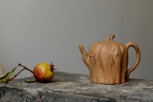 刘秀紫砂壶 刘秀全手经典作品 肌理自然生动 高挑挺拔 古朴之味~~颀长壶 老段泥