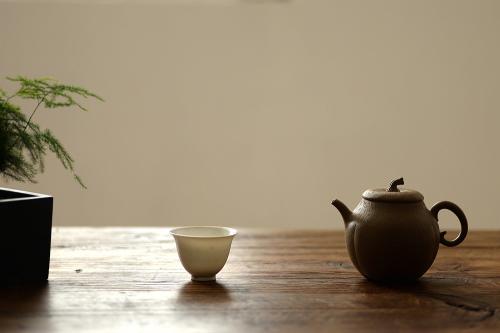 潘小东紫砂壶 潘小东全手新作 学院风 亭亭玉立 文气可人 玉瓜 原矿段泥