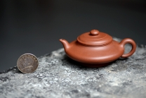 紫砂壶图片：国师顾小英作品 线条流畅 实用精品 水扁 绿茶知音 优质清水泥 - 美壶网