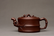 紫砂壶图片：顾正芳新作 苍劲有力 厚重大方  全手竹段 经典 陈腐老紫泥 - 美壶网