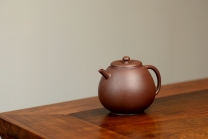 紫砂壶图片：美壶特惠 谭华斌近作 小龙蛋 钢管直流~球孔 古拙有味 - 美壶网