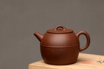 紫砂壶图片：王微全手新品 做工精致 全手铺砂巨轮 杀茶利器  - 美壶网